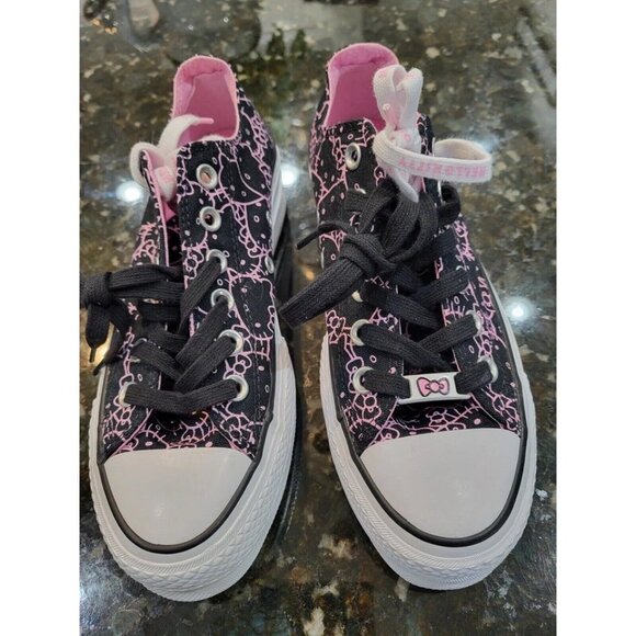 Limited edition Converse Hello Kitty Chuck Taylor Hello Kitty Platform Sneaker. - Picture 2 of 4
